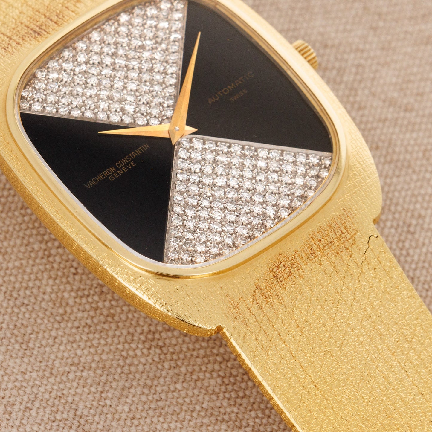 Vacheron Constantin Yellow Gold Bracelet Watch Ref. 44003 with Factory Diamond and Onyx Dial