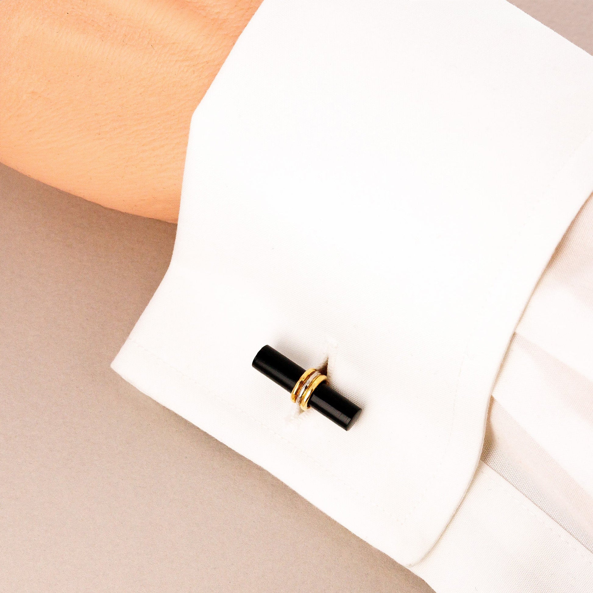 Van Cleef & Arpels Yellow and White Gold Cufflinks with Onyx Bars (Objet)