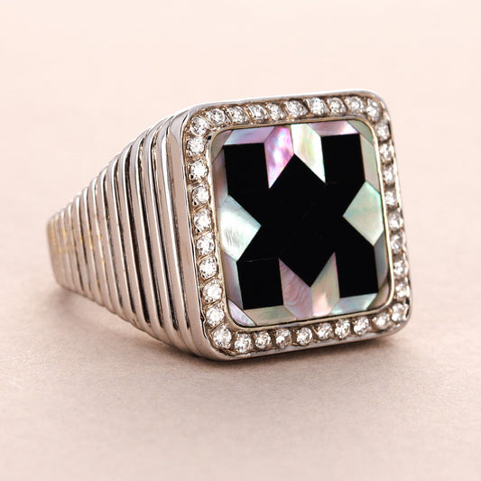 Vacheron & Constantin White Gold Ring with Mother of Pearl, Onyx and Diamonds (Objet)