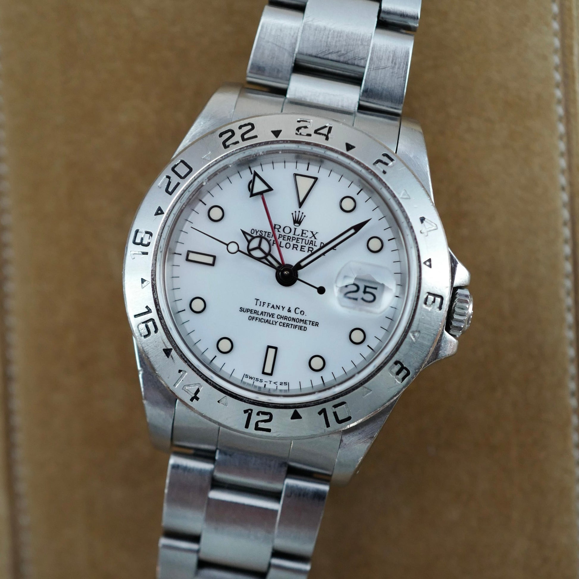 Rolex Steel Explorer II White Dial Tiffany Dial 16570 (New Arrival)