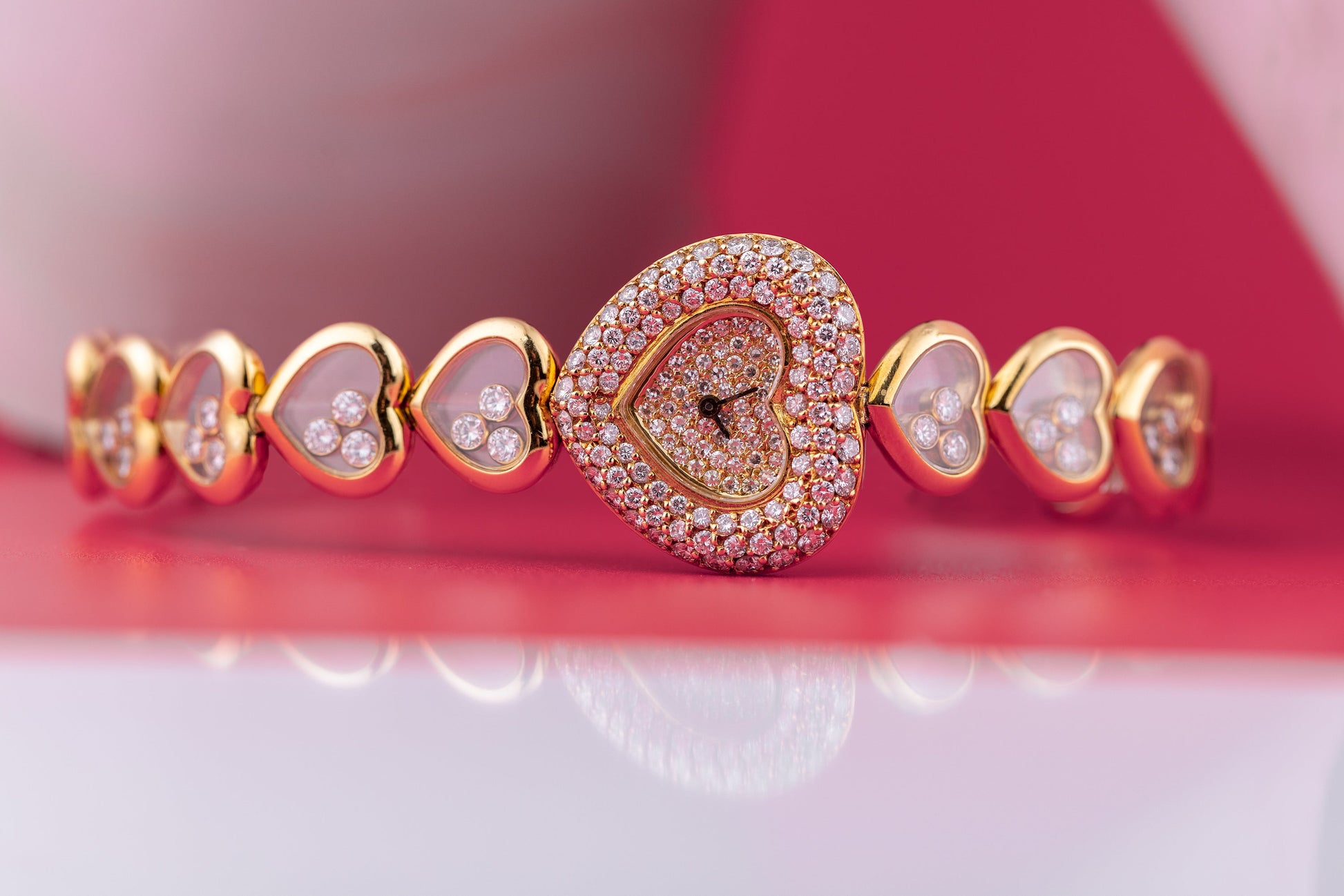 Unworn Rare Chopard Happy Diamonds | REF. 535 1 | Unique Heart Shaped Bracelet with Floating Diamonds, Pave Diamond Dial & Bezel | 18k Yellow Gold