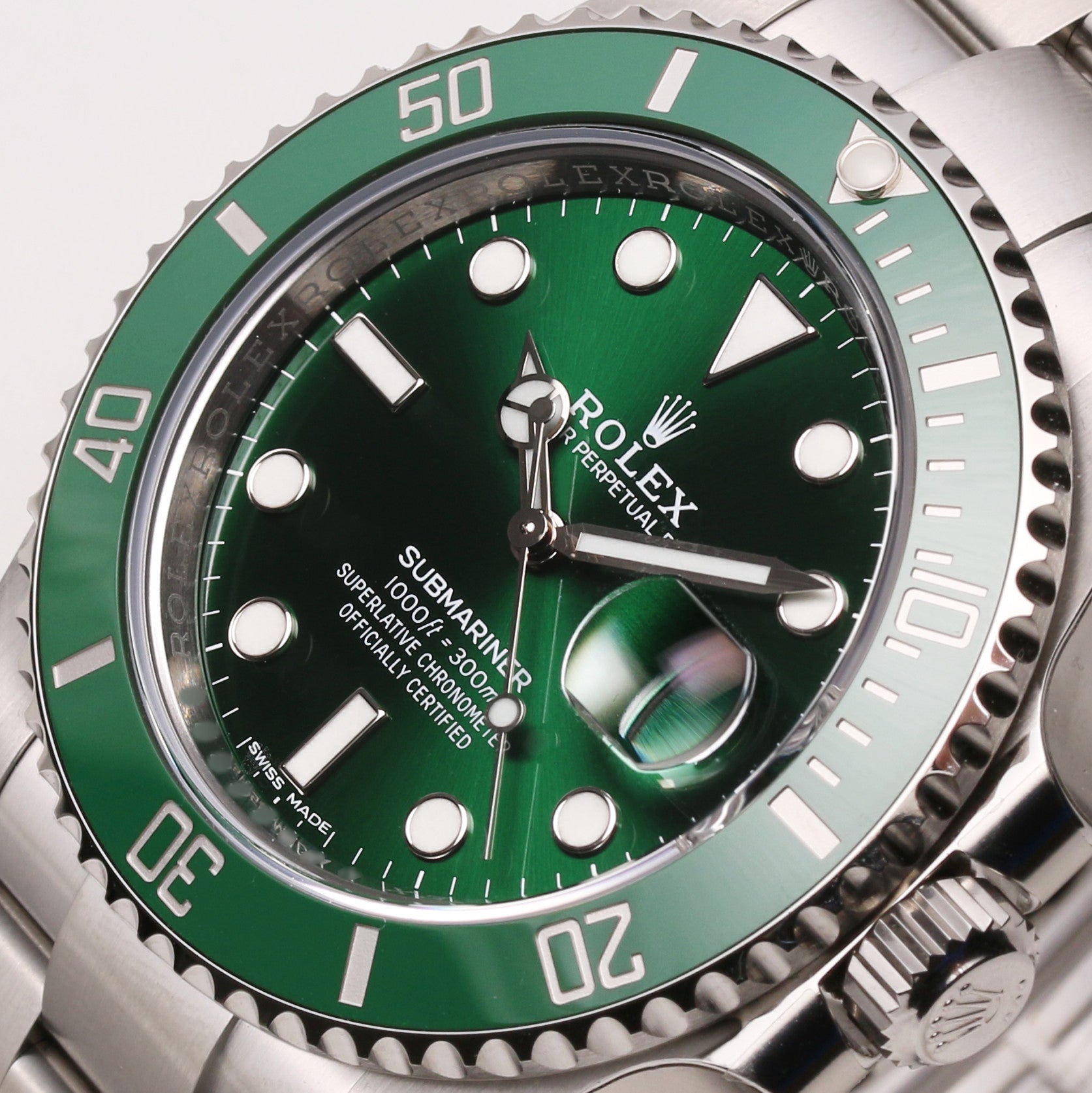 Unworn full-set Rolex Submariner 116610LV Stainless Steel Green Bezel "Hulk"