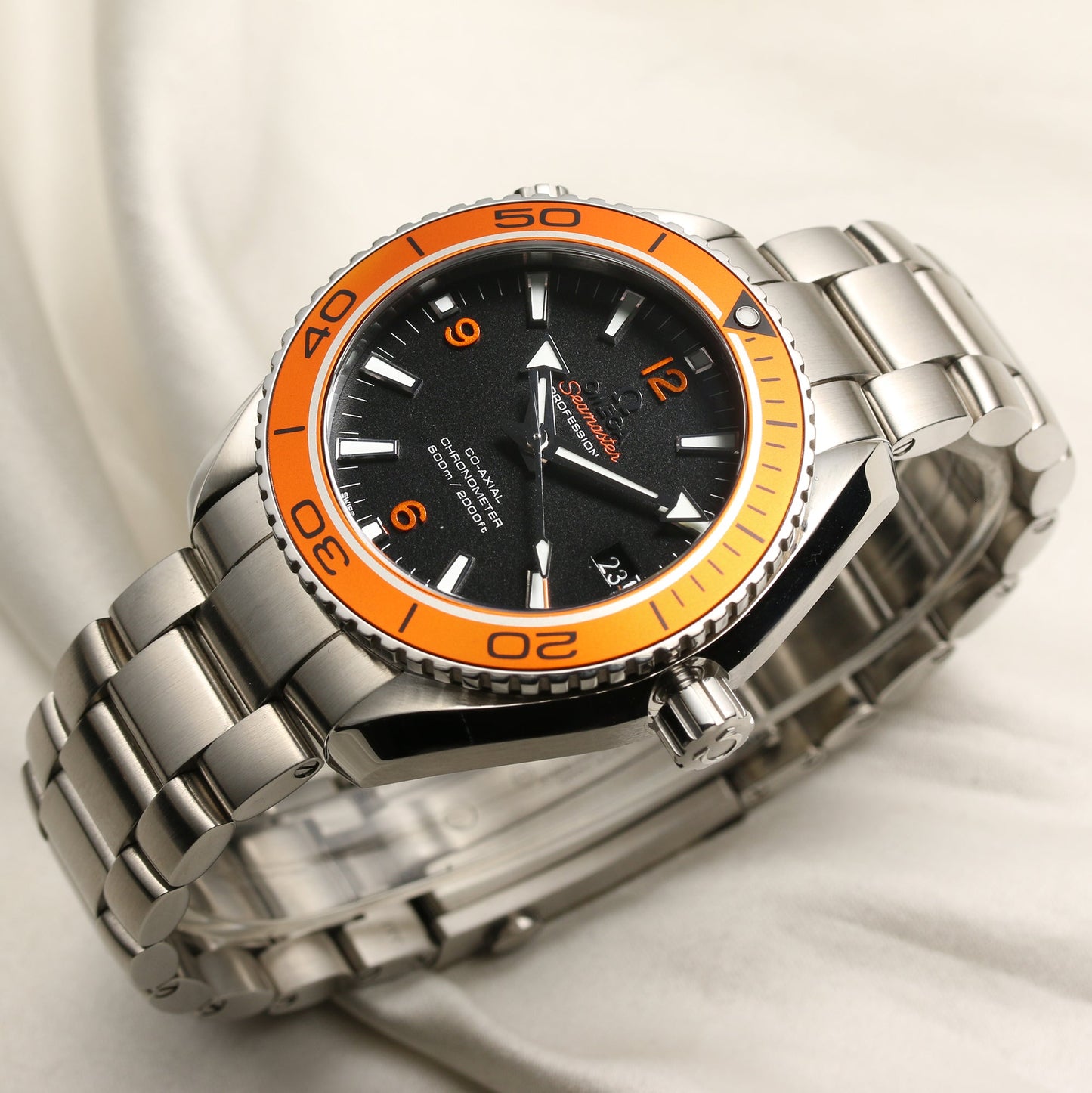 Unworn New Old Stock: Omega Seamaster Planet Ocean Orange Bezel 600m Co-Axial 232.30.42.21.01.002 Stainless Steel