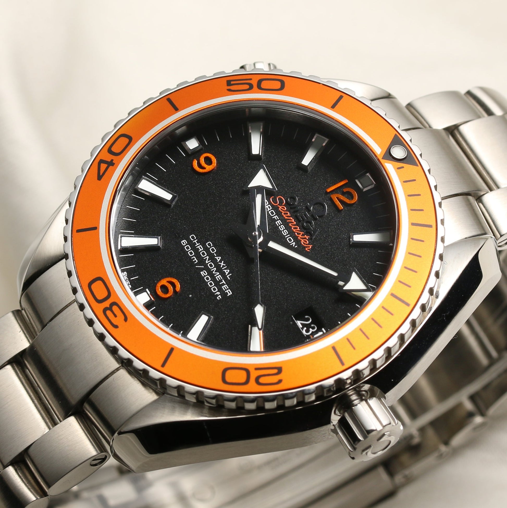 Unworn New Old Stock: Omega Seamaster Planet Ocean Orange Bezel 600m Co-Axial 232.30.42.21.01.002 Stainless Steel