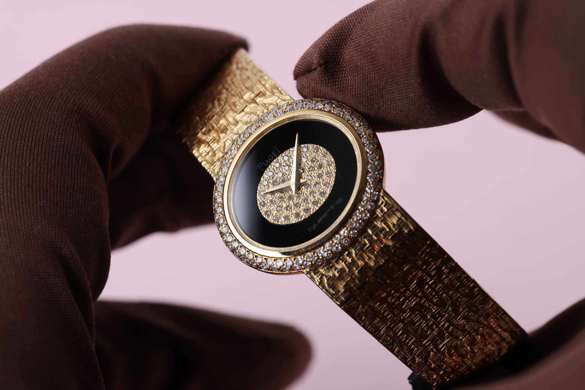 Unworn New Old Stock 1980's: Piaget Vintage Ladies Wristwatch | REF. 7315 A68 | Onyx Diamond Dial | Diamond Bezel | 27mm | 18k Yellow Gold | Quartz | 1980's