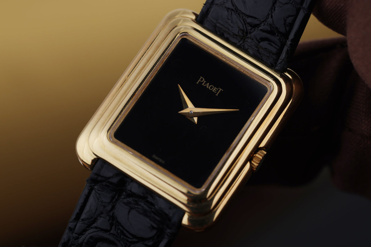 Unworn Piaget Vintage Ladies Wristwatch | REF. 44101 | Onyx Dial | Stepped Bezel | 22mm | 18k Yellow Gold | Manual Wind | 1981