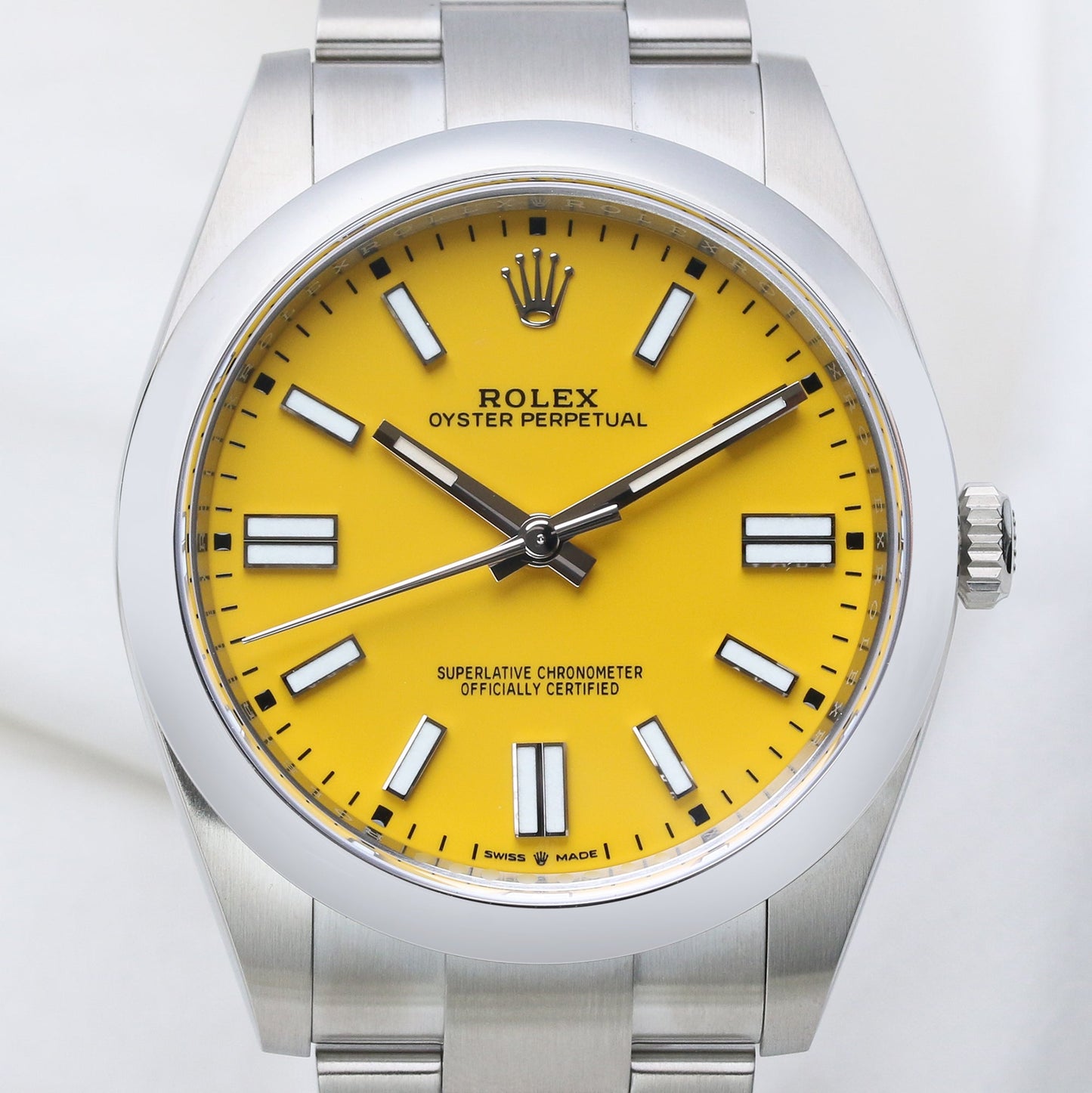 Unworn Rolex Oyster Perpetual 41 | Yellow dial | REF. 124300 | Stainless Steel | Box & Papers | 2021