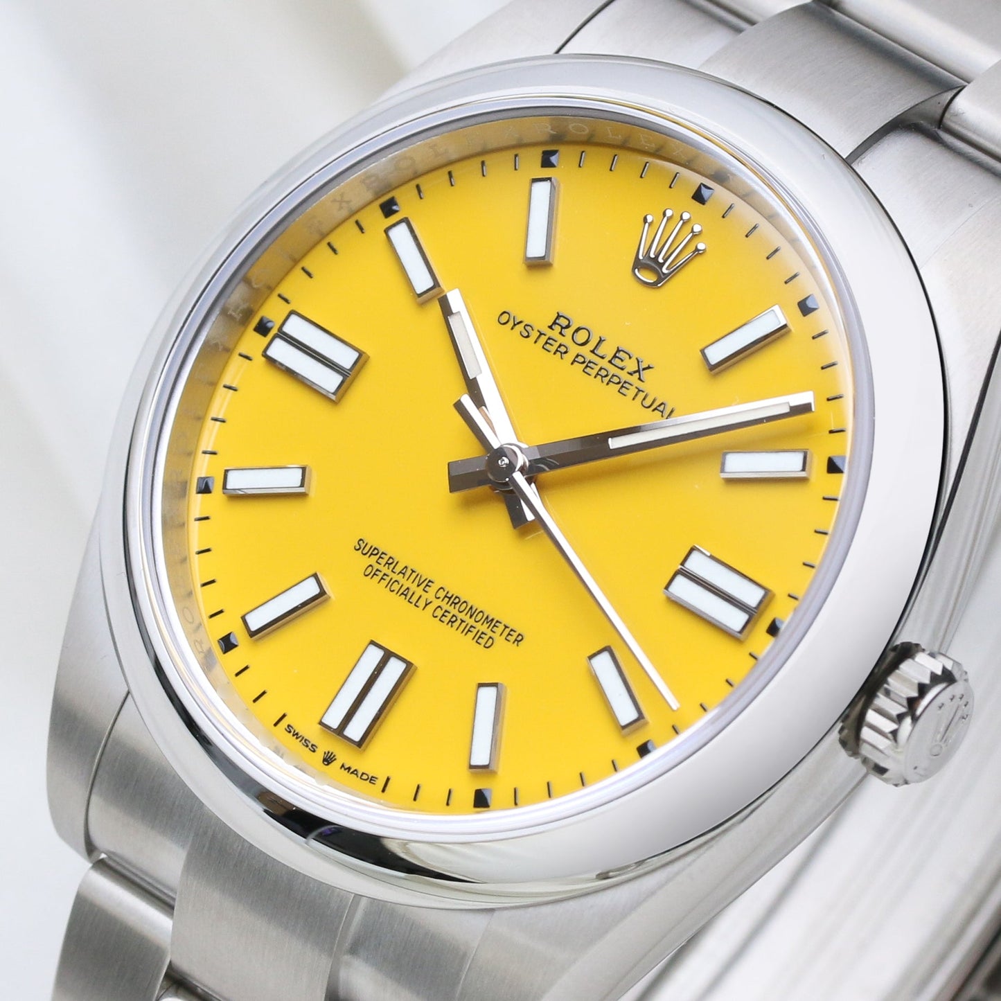 Unworn Rolex Oyster Perpetual 41 | Yellow dial | REF. 124300 | Stainless Steel | Box & Papers | 2021