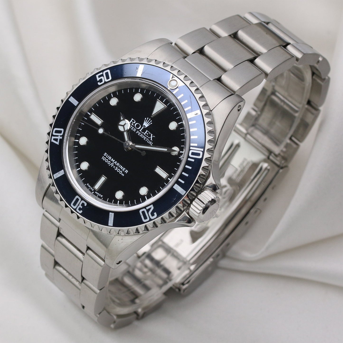 Rolex Submariner | REF. 14060M | Stainless Steel | Box & Papers 2002