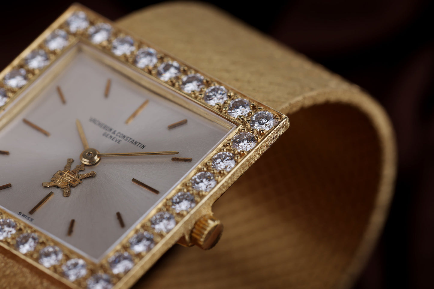 Vacheron Constantin | Rare Gold Applied Khanjar | 18k Yellow Gold | Silver Dial | Diamond Bezel | 1980s | 26mm