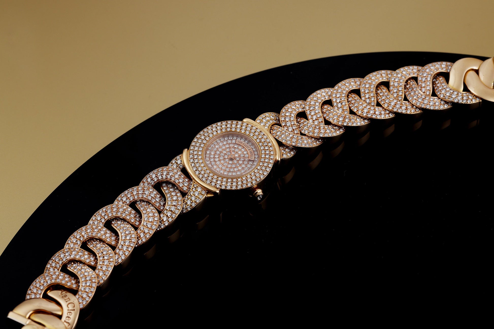 Van Cleef & Arpels Ladies Wristwatch | 18k Rose Gold | Full Pave Diamond Set | Circa 1990's